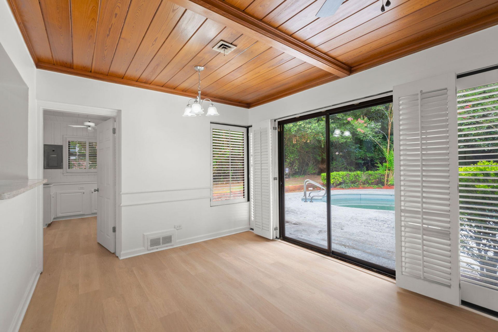 279 Perryclear Street Photo 14