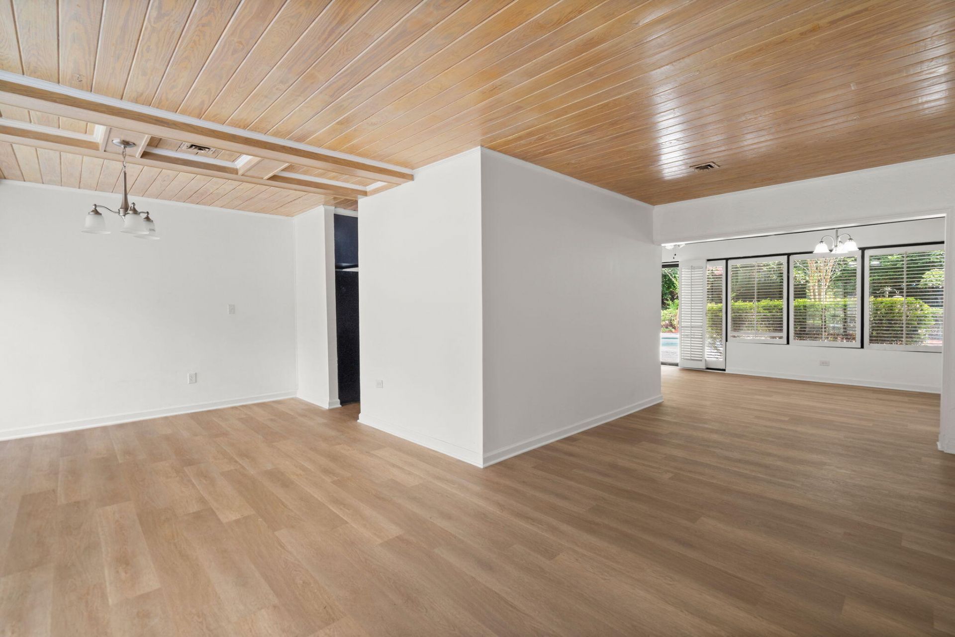 279 Perryclear Street Photo 6