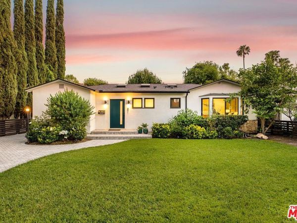 11920 Hartsook Street, Valley Village, CA 91607