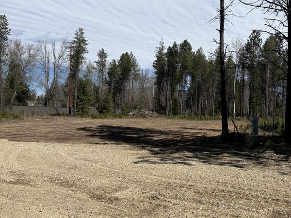 207 Davis Rd , Sagle, ID 83860