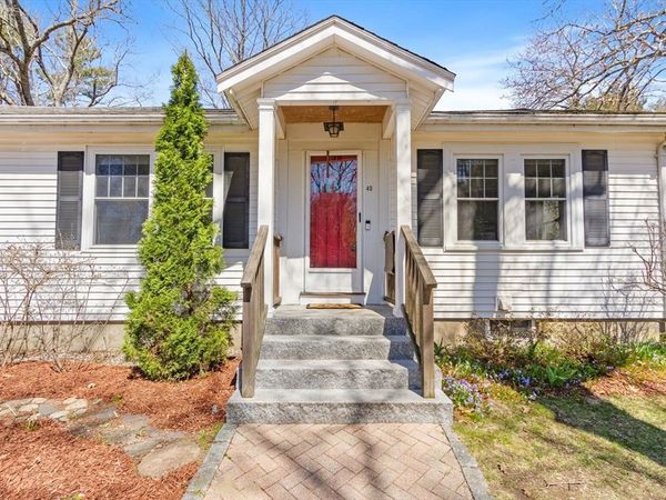 40 Medway St, Norfolk, MA 02056