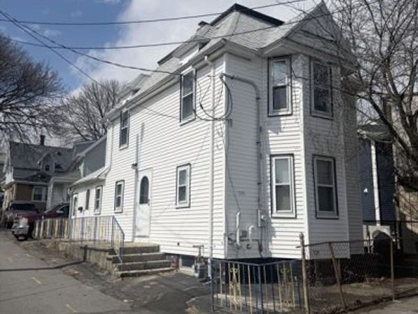 216 Crest Ave, Revere, MA 02151