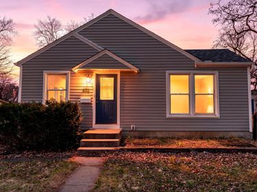 632 7th Avenue S, Hopkins, MN 55343