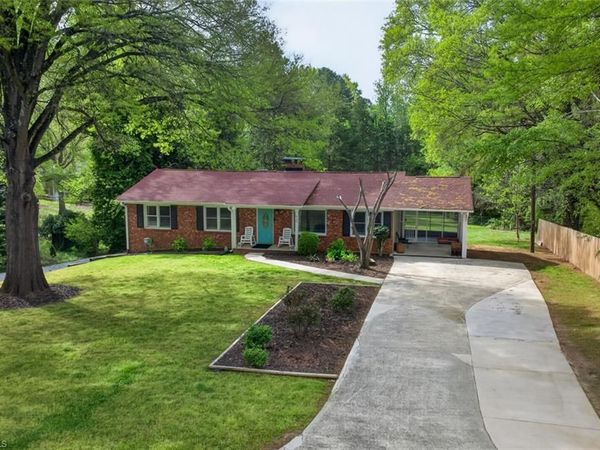 512 Croydon Lane , Winston-Salem, NC 27107