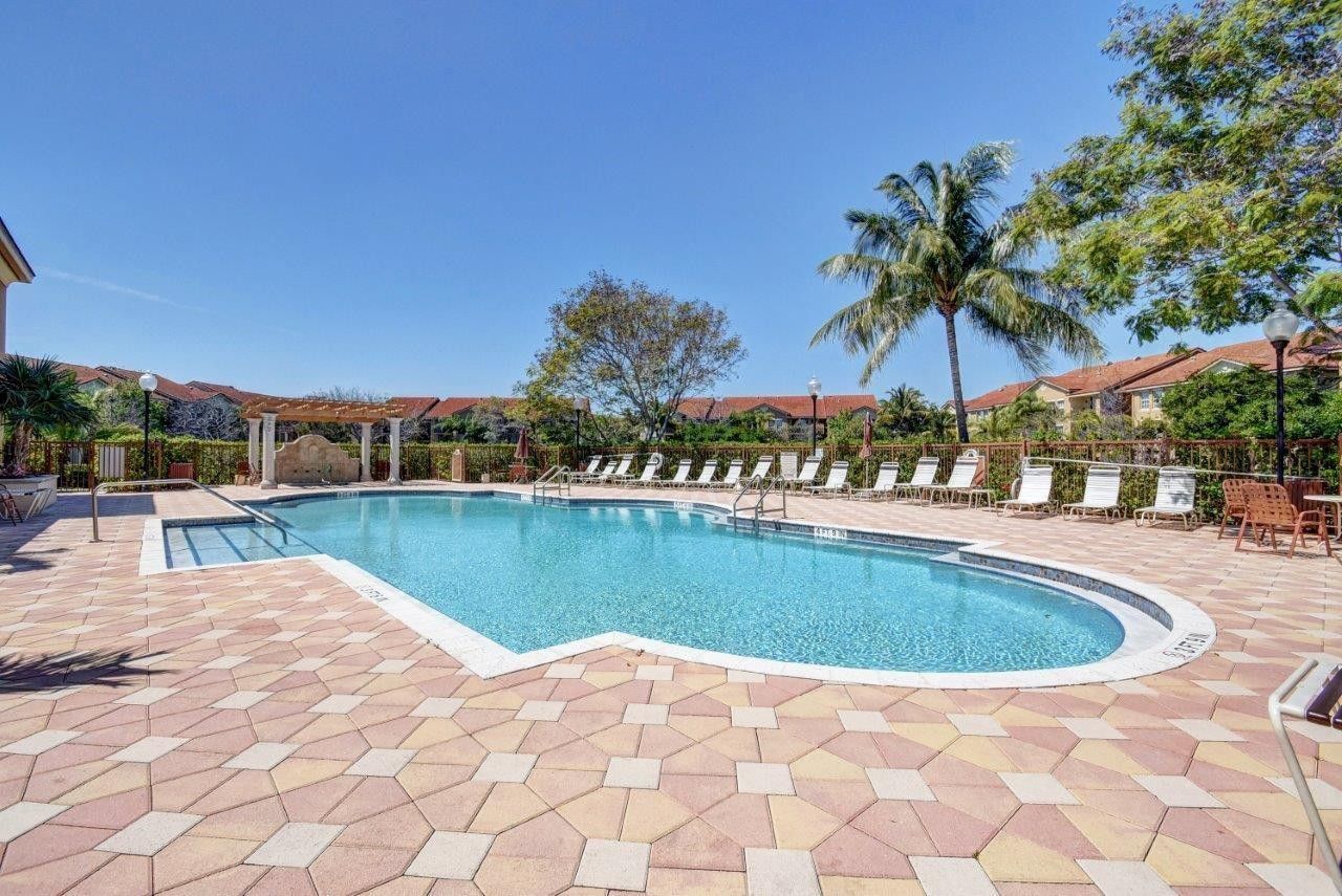 310 Villa Circle, Boynton Beach, FL 33435 Photo