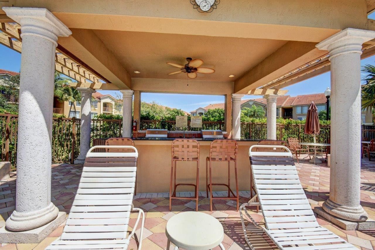 310 Villa Circle, Boynton Beach, FL 33435 Photo