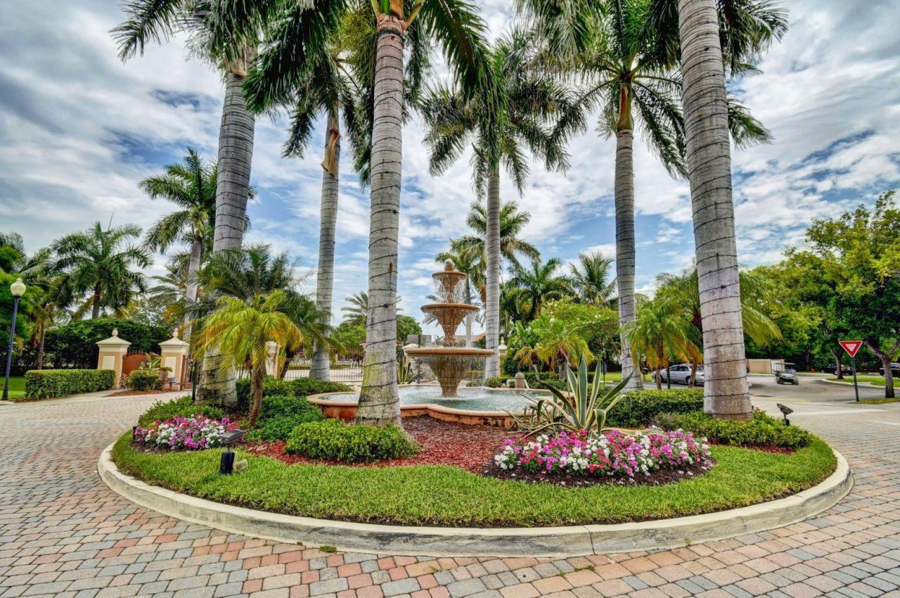 310 Villa Circle, Boynton Beach, FL 33435 Photo