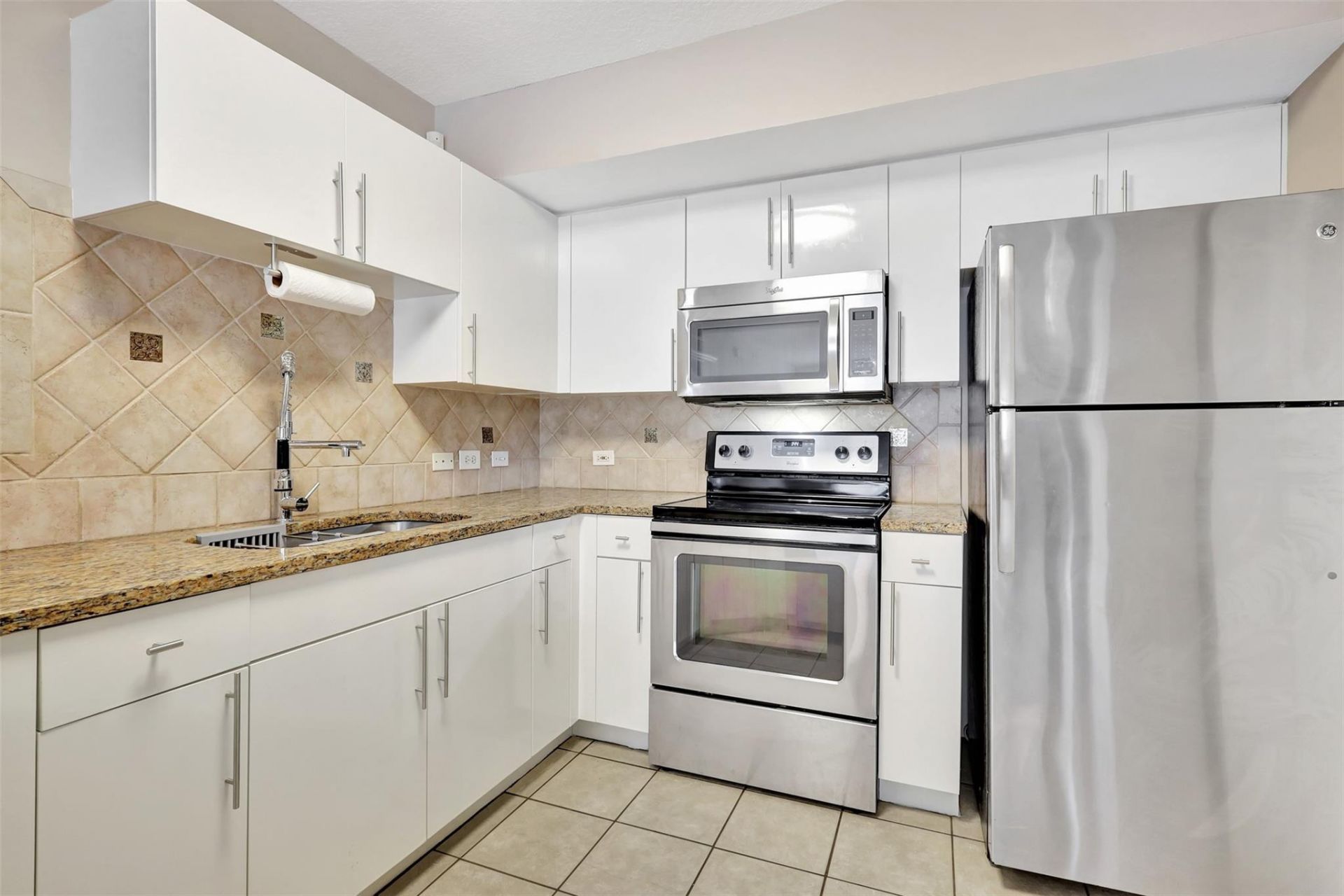 310 Villa Circle, Boynton Beach, FL 33435 Photo