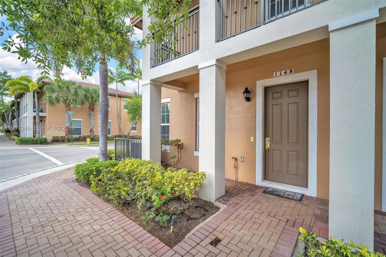 1148 SW 147th Ave, Pembroke Pines, FL 33027 Photo
