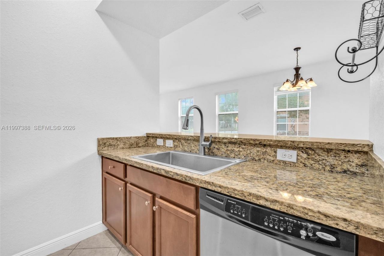 1148 SW 147th Ave, Pembroke Pines, FL 33027 Photo