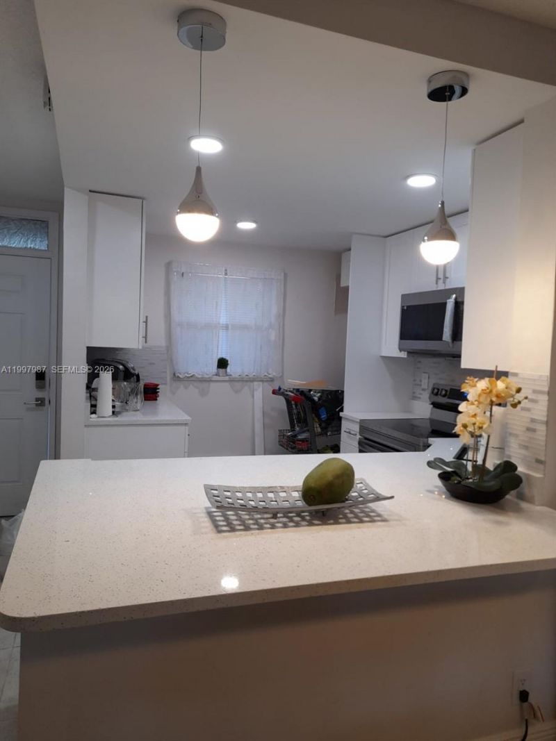 1541 S Ocean Blvd, Unit 318, Lauderdale by the Sea, FL 33062 Photo