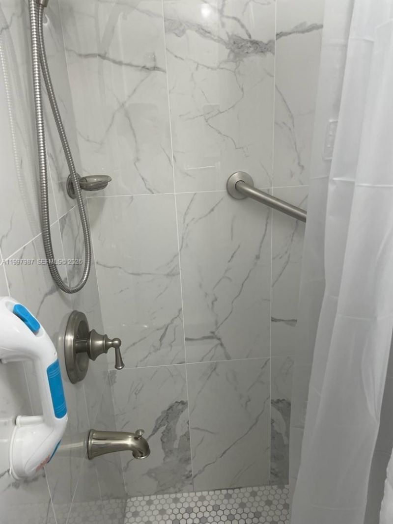 1541 S Ocean Blvd, Unit 318, Lauderdale by the Sea, FL 33062 Photo