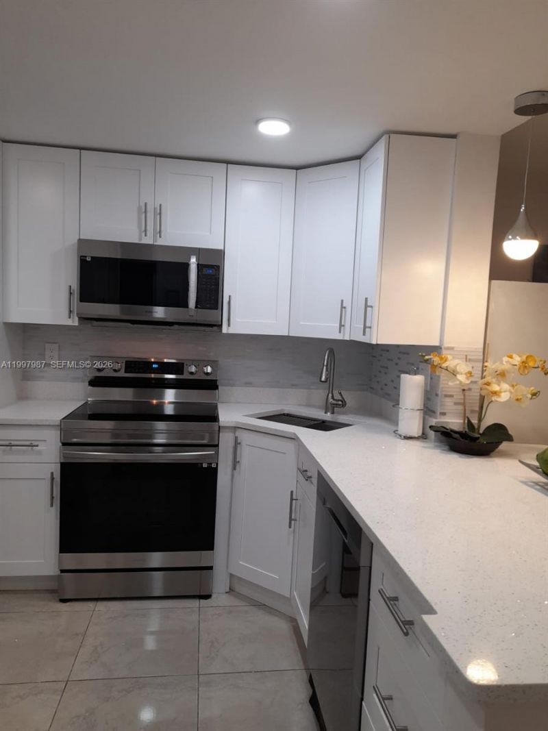 1541 S Ocean Blvd, Unit 318, Lauderdale by the Sea, FL 33062 Photo