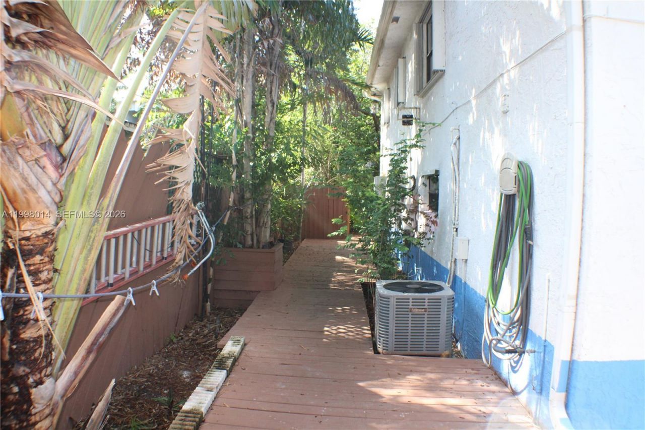 1411 SW 24th Ct , Unit 1-2, Fort Lauderdale, FL 33315 Photo