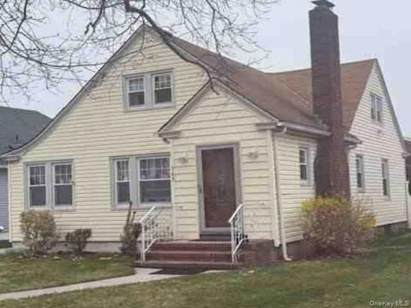 769 Grand Terrace Avenue , North Baldwin, NY 11510