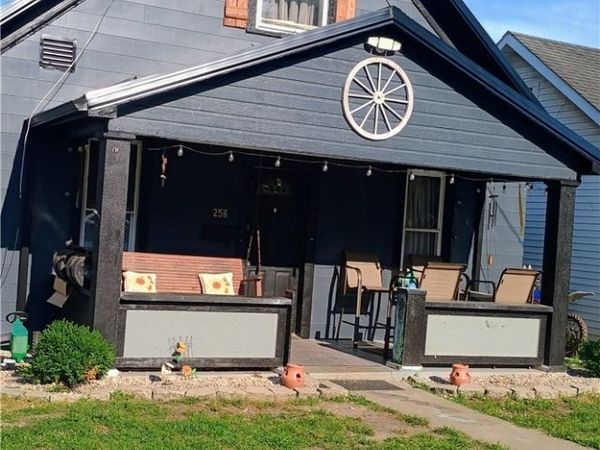 256 N Main Street , Roseville, OH 43777