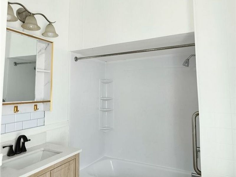 256 N Main Street, Roseville, OH 43777 Photo 8