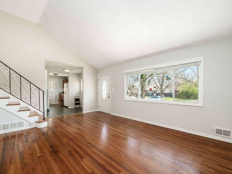 880 Faculty Drive, Columbus, OH 43221 Photo 4