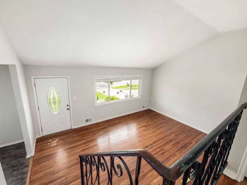 880 Faculty Drive, Columbus, OH 43221 Photo 5