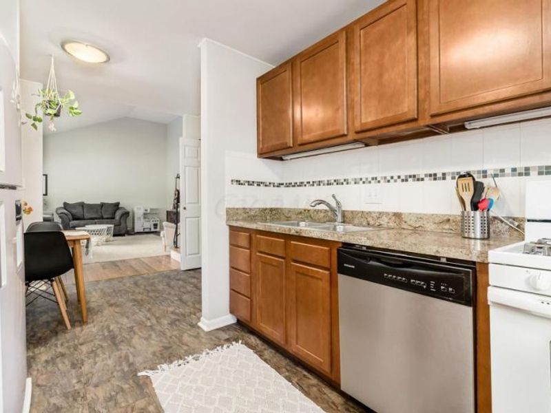 880 Faculty Drive, Columbus, OH 43221 Photo 8