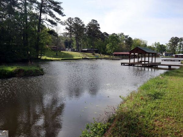 278 Quesenberry Drive SE, Eatonton, GA 31024