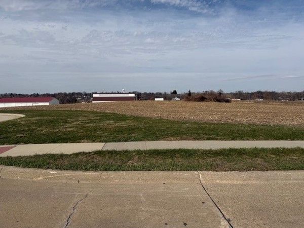 Lot 3 E Carlisle Street , Maquoketa, IA 52060