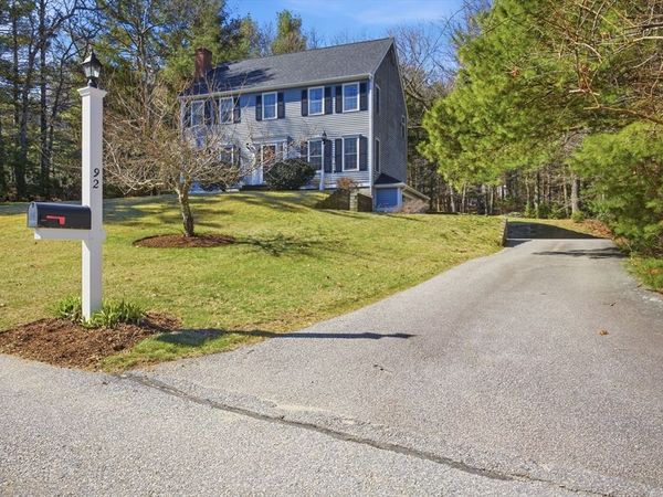 92 Ocean Hill Dr, Kingston, MA 02364
