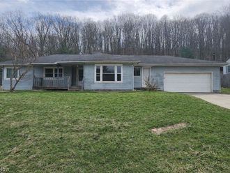 6869 Wardell Hollow Road SE Uhrichsville, OH 44683