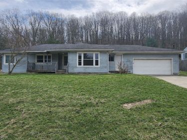 6869 Wardell Hollow Road SE, Uhrichsville, OH 44683