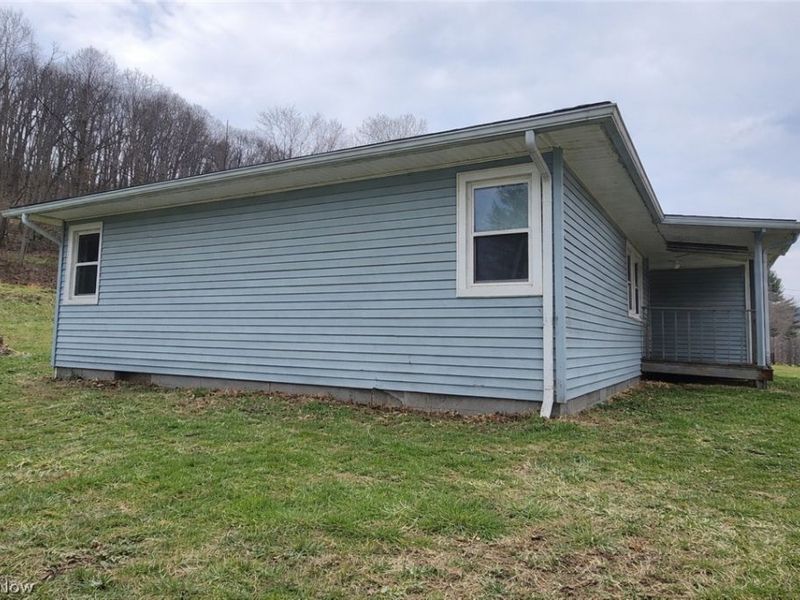 6869 Wardell Hollow Road SE, Uhrichsville, OH 44683 Photo 3