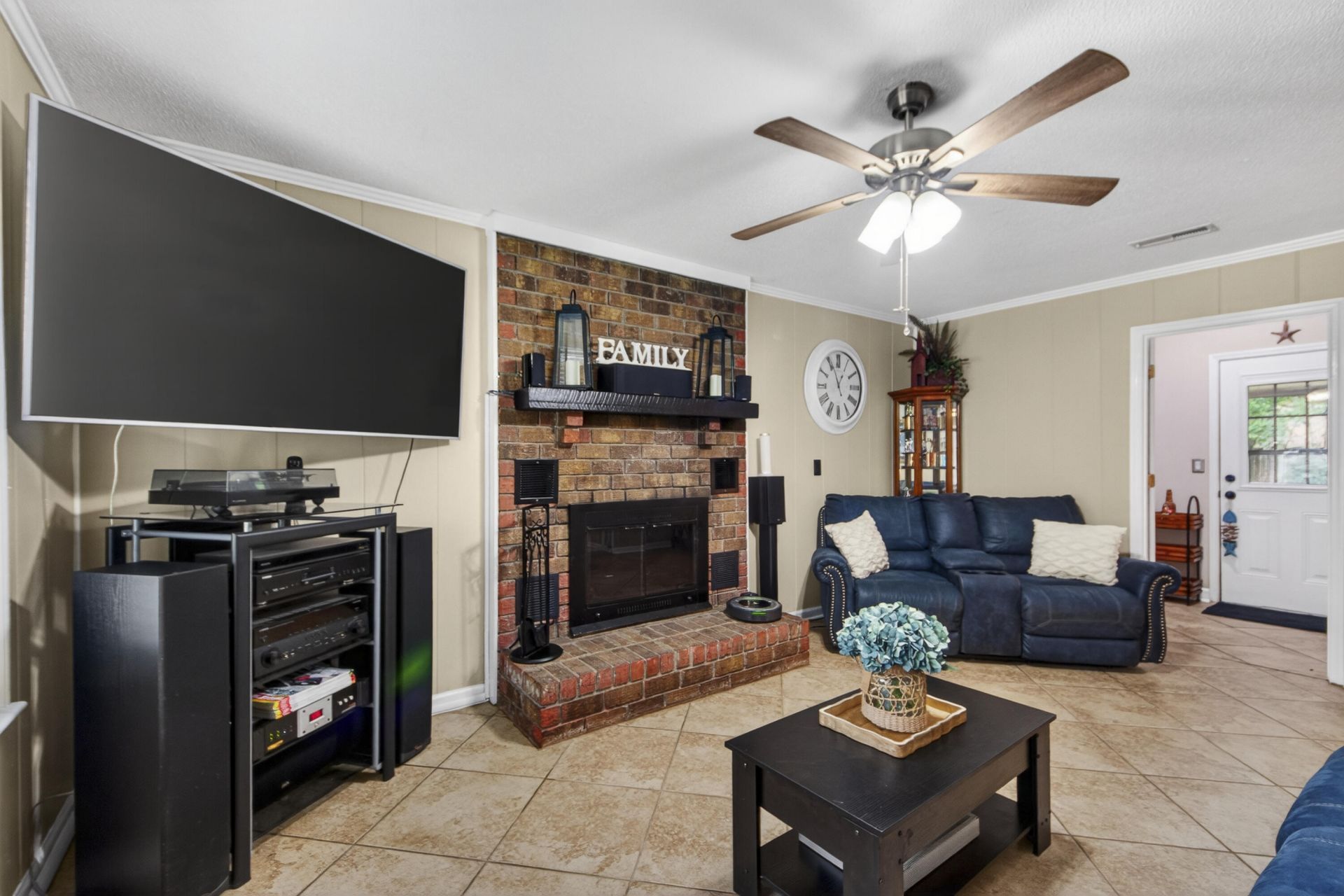 1816 Aylsford Court Photo 11