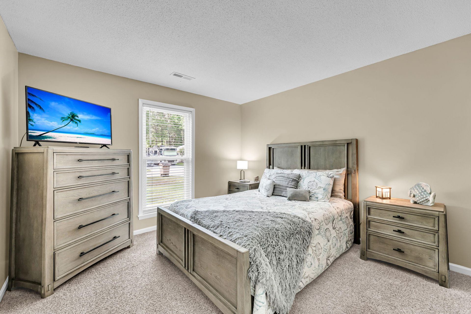 1816 Aylsford Court Photo 24