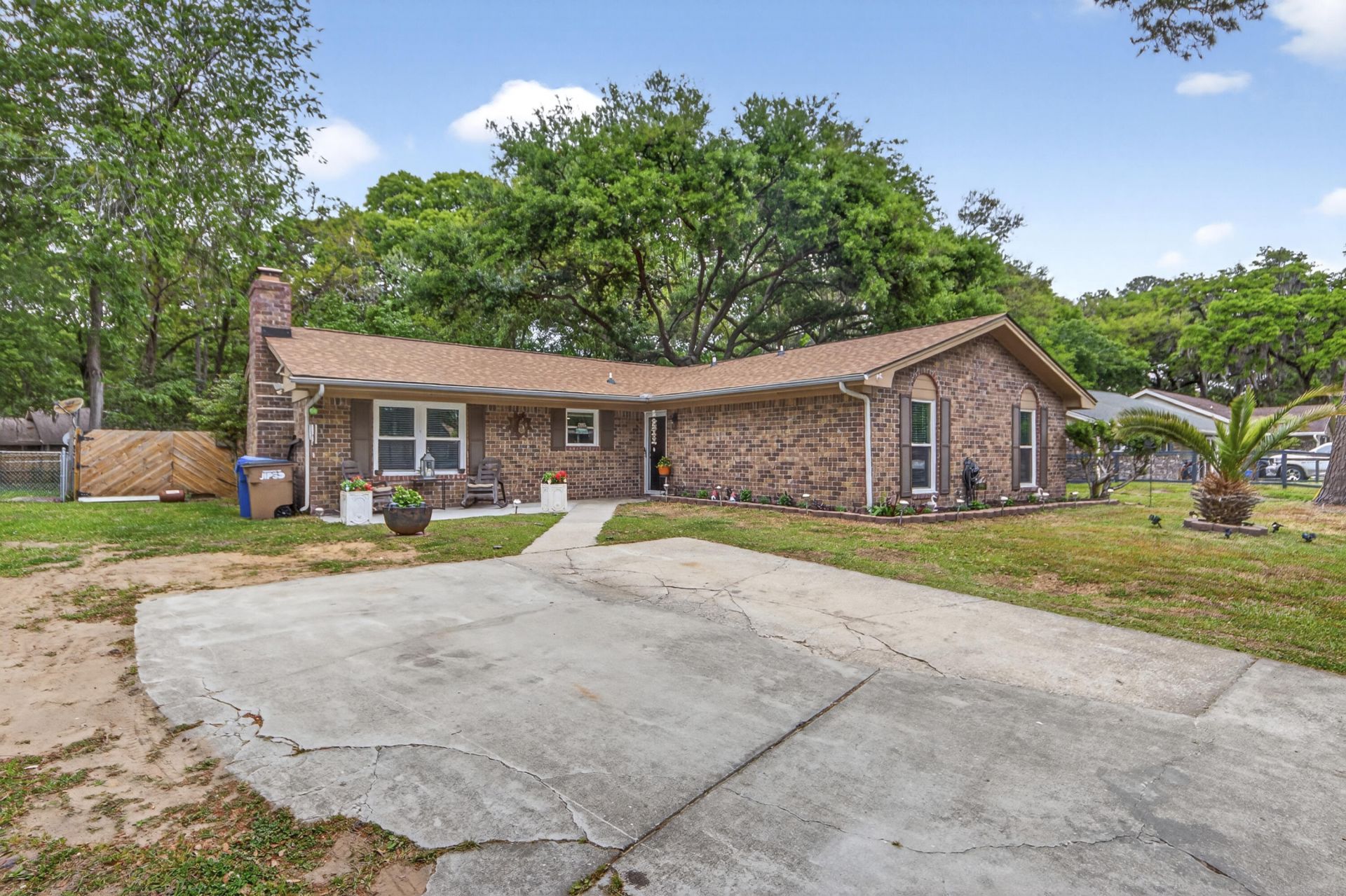 1816 Aylsford Court Photo 31