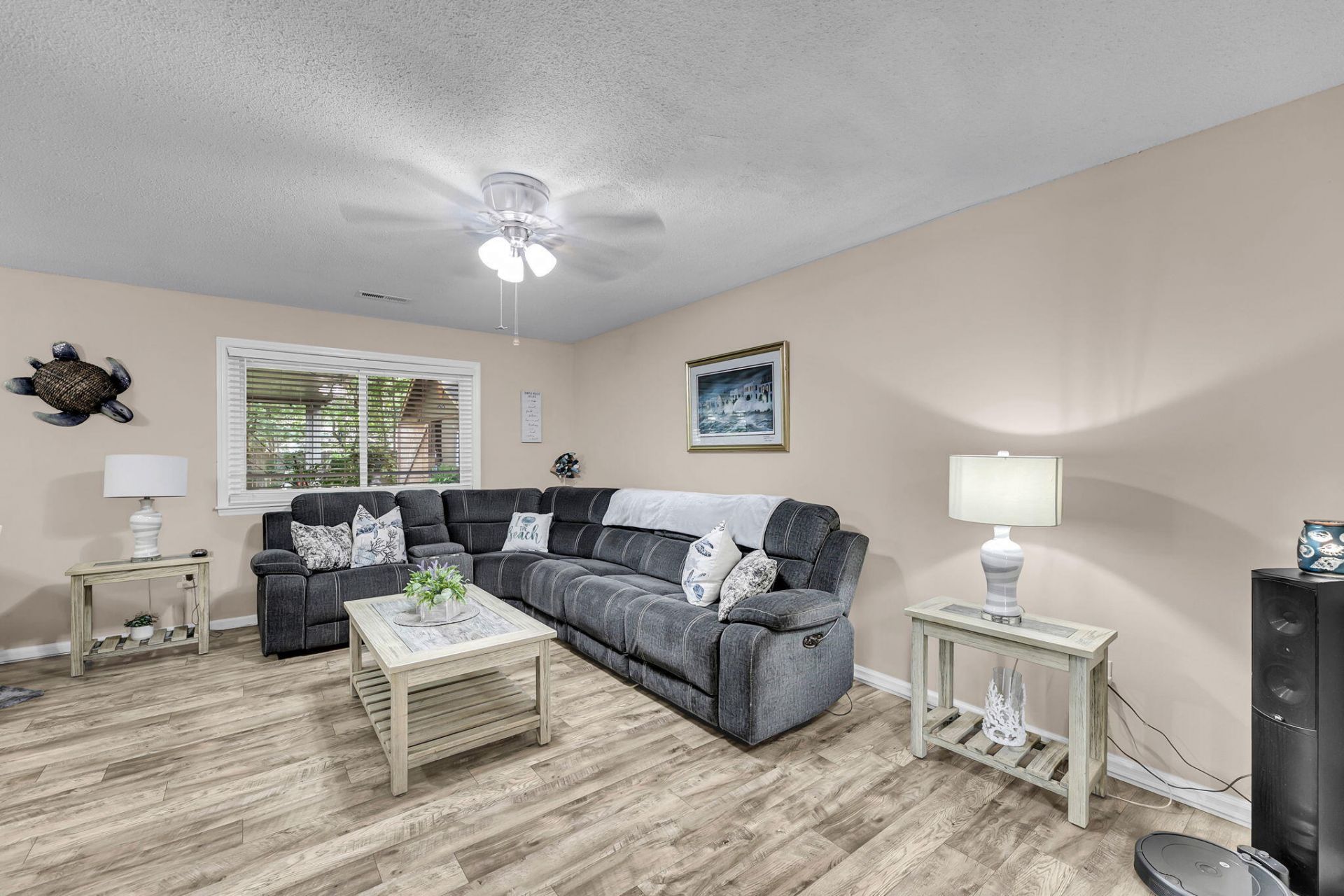 1816 Aylsford Court Photo 4