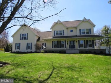 10 SPRING HILL LANE, PERKASIE, PA 18944