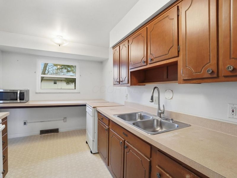 6365 Faircrest Road, Columbus, OH 43229 Photo 12