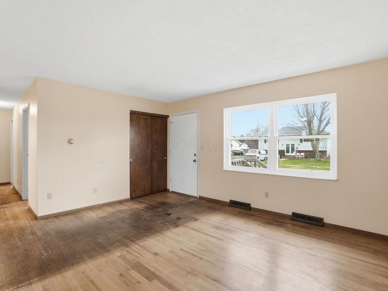 6365 Faircrest Road, Columbus, OH 43229 Photo 4