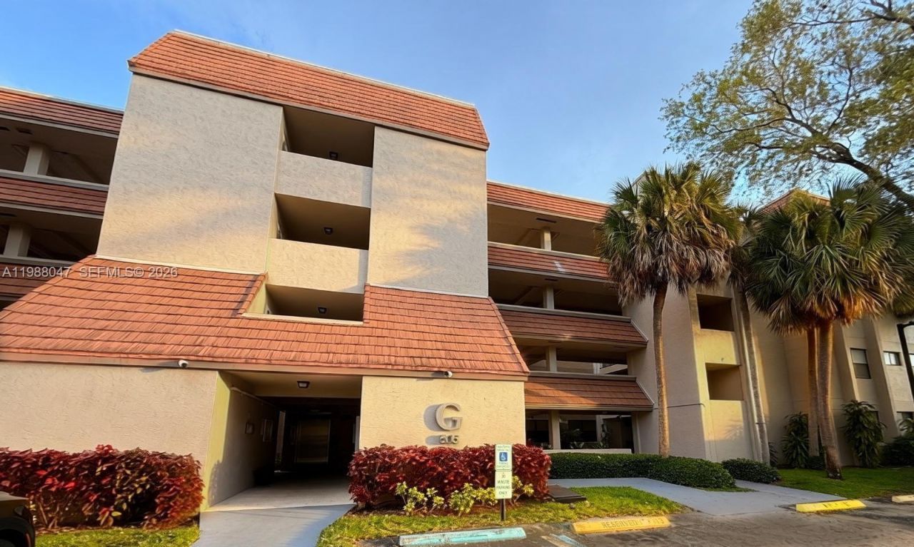 605 Ives Dairy Rd, Unit 205-7, Miami, FL 33179 Photo