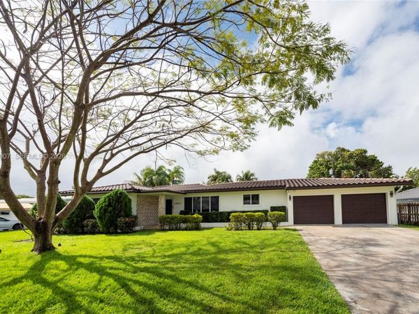 3460 Buchanan St, Hollywood, FL 33021