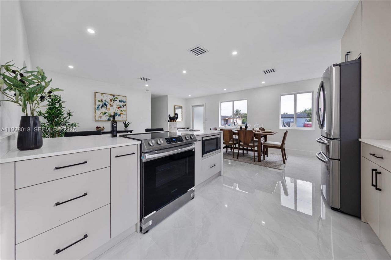 651 NW 9th St , Homestead, FL 33030 Photo