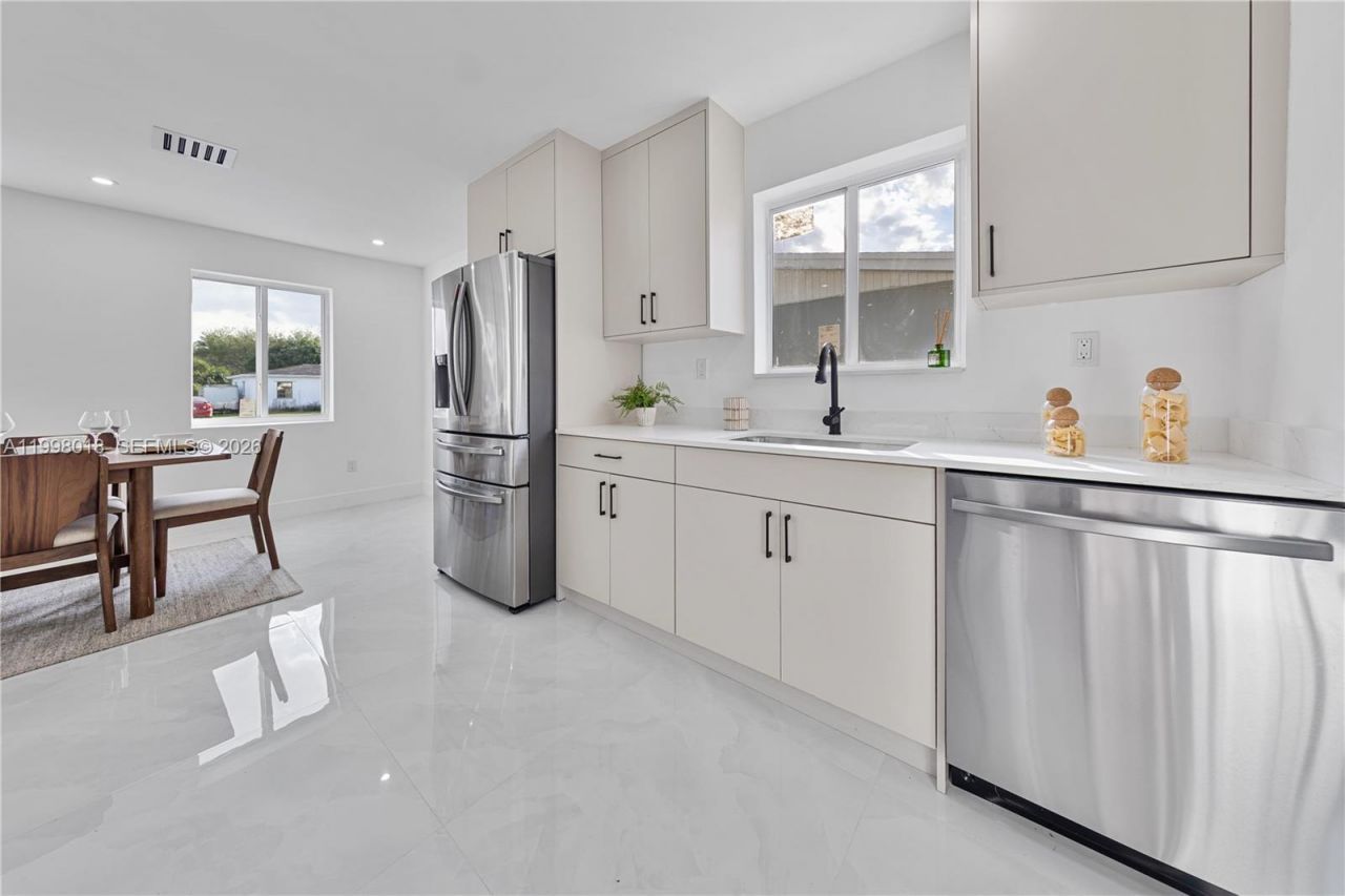 651 NW 9th St , Homestead, FL 33030 Photo