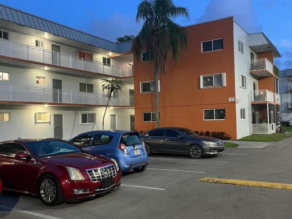 11307 SW 200th Street, Unit 313-b, Miami, FL 33157