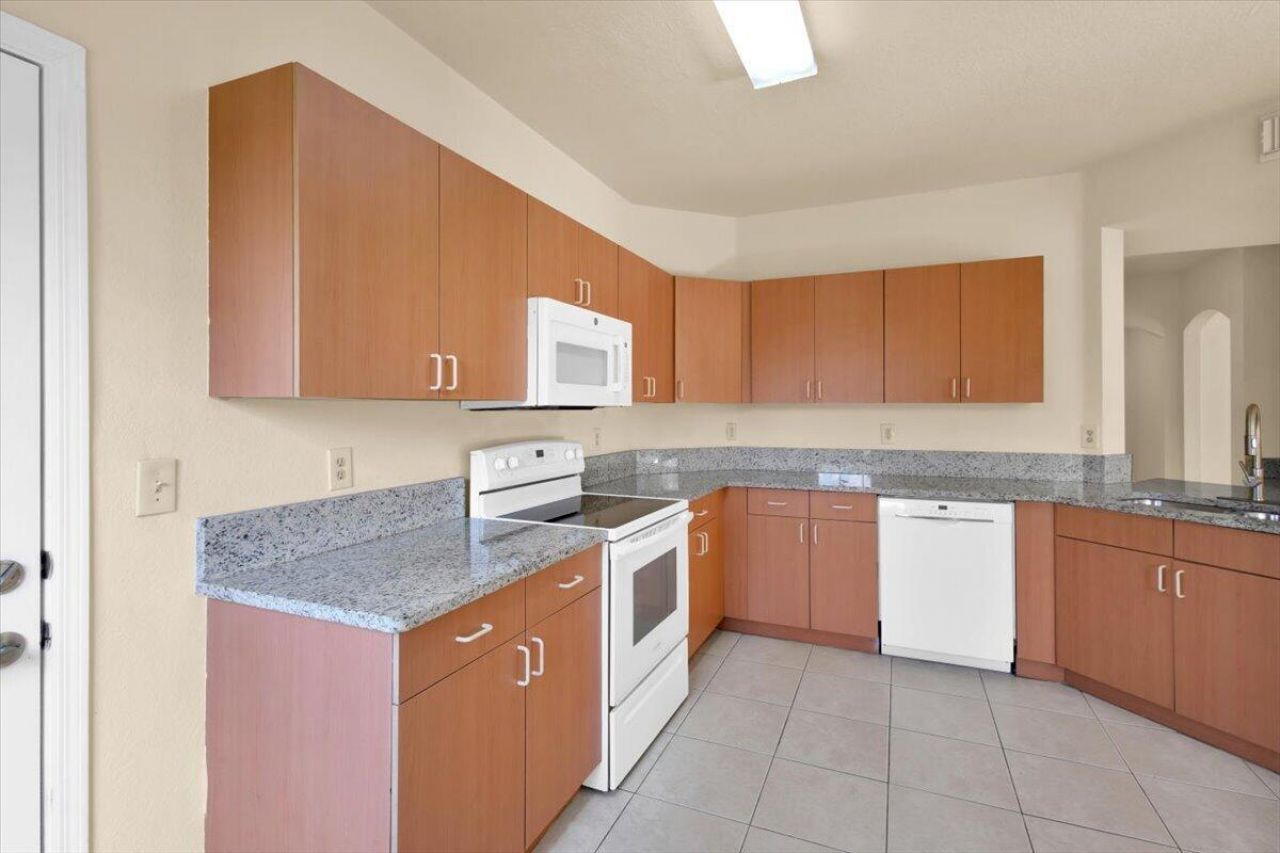 120 SW Peacock Boulevard, Unit 11-101, Port Saint Lucie, FL 34986 Photo