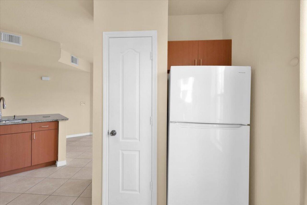 120 SW Peacock Boulevard, Unit 11-101, Port Saint Lucie, FL 34986 Photo