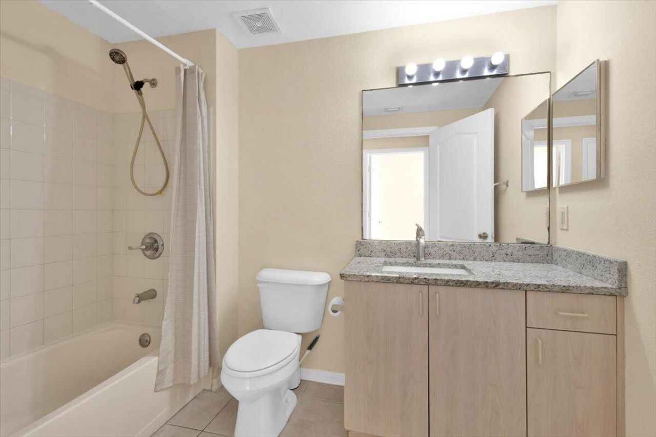 120 SW Peacock Boulevard, Unit 11-101, Port Saint Lucie, FL 34986 Photo