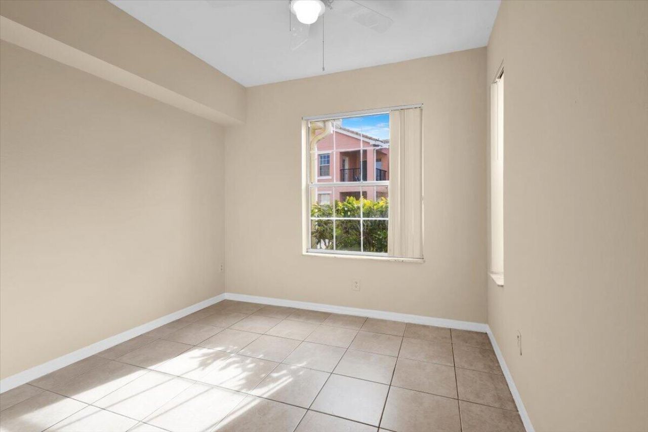 120 SW Peacock Boulevard, Unit 11-101, Port Saint Lucie, FL 34986 Photo