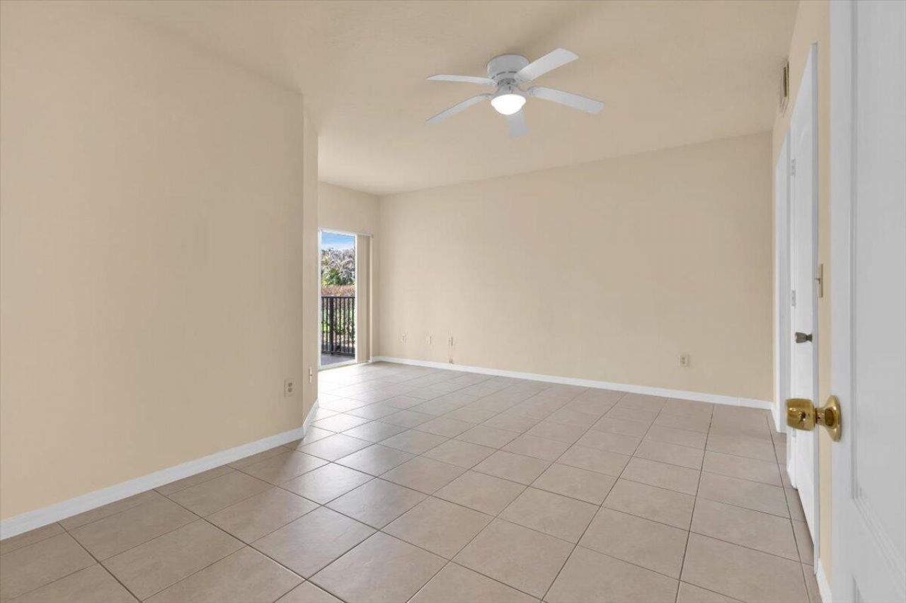 120 SW Peacock Boulevard, Unit 11-101, Port Saint Lucie, FL 34986 Photo