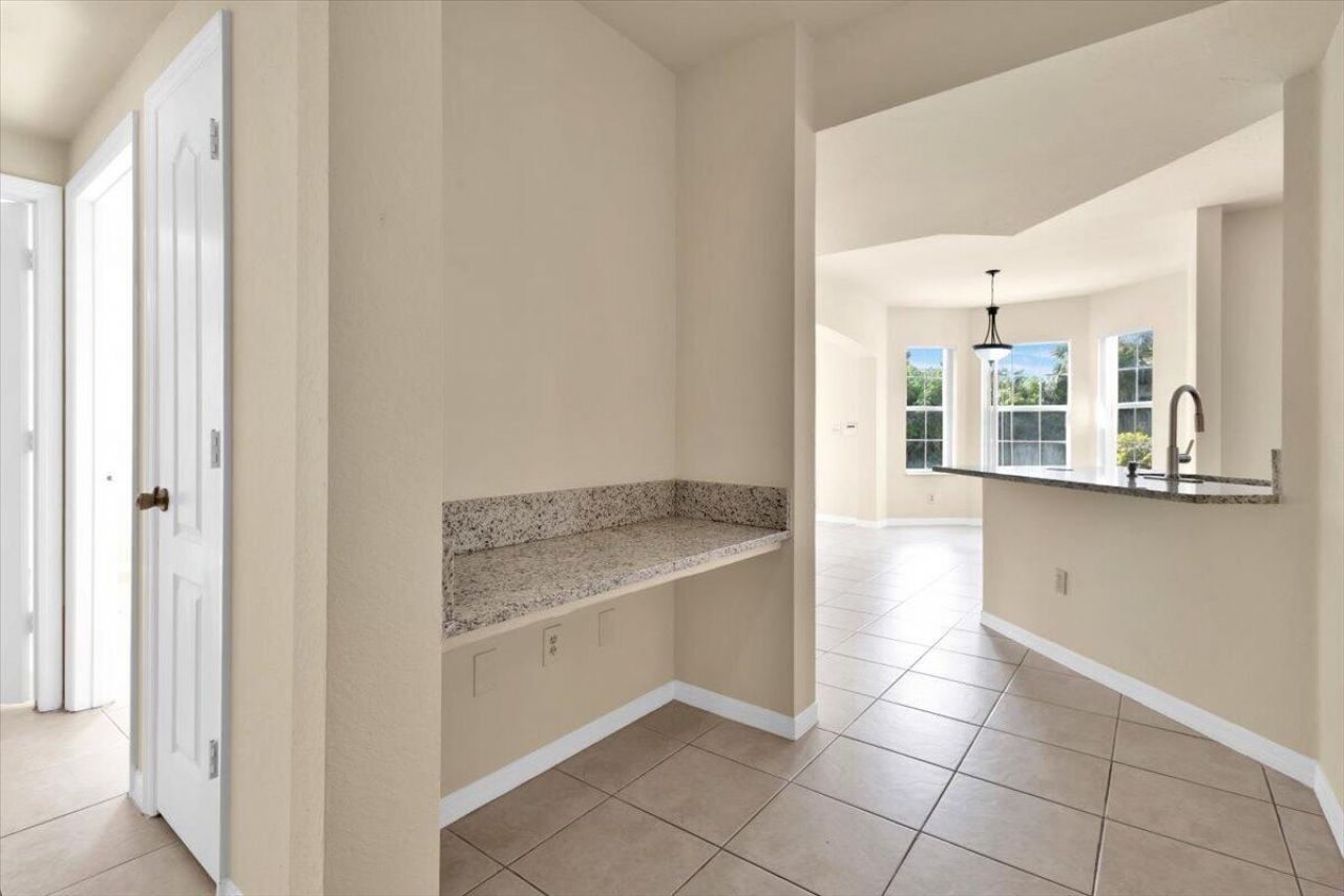 120 SW Peacock Boulevard, Unit 11-101, Port Saint Lucie, FL 34986 Photo