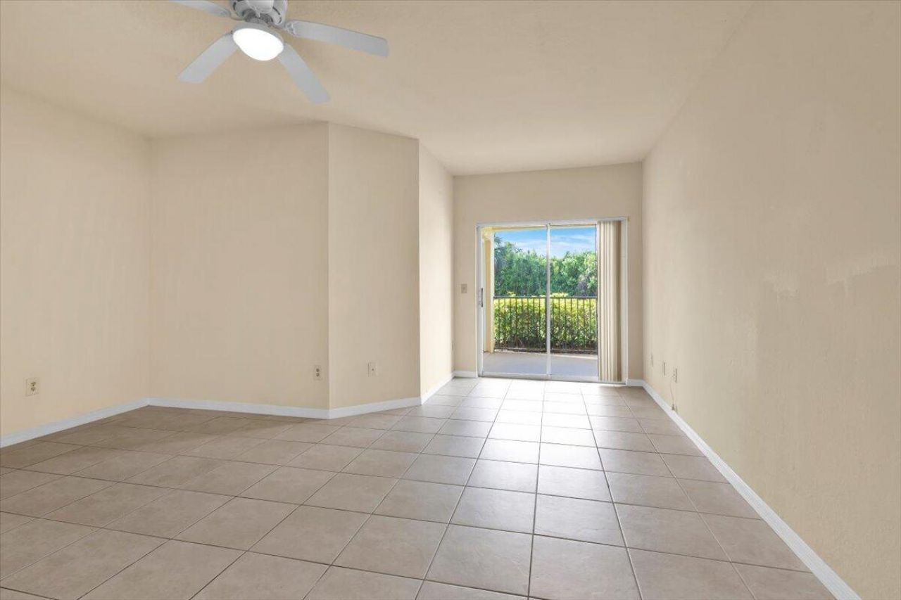 120 SW Peacock Boulevard, Unit 11-101, Port Saint Lucie, FL 34986 Photo