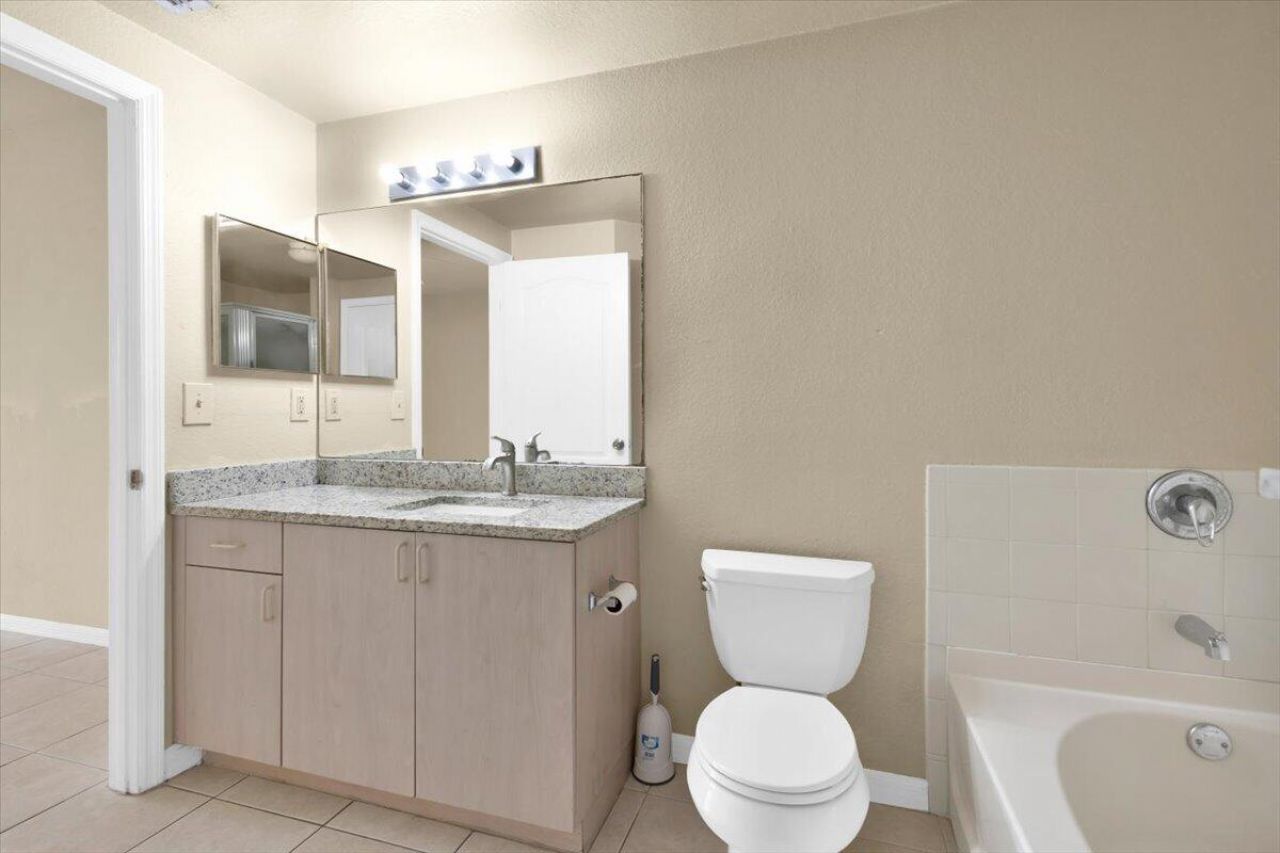 120 SW Peacock Boulevard, Unit 11-101, Port Saint Lucie, FL 34986 Photo